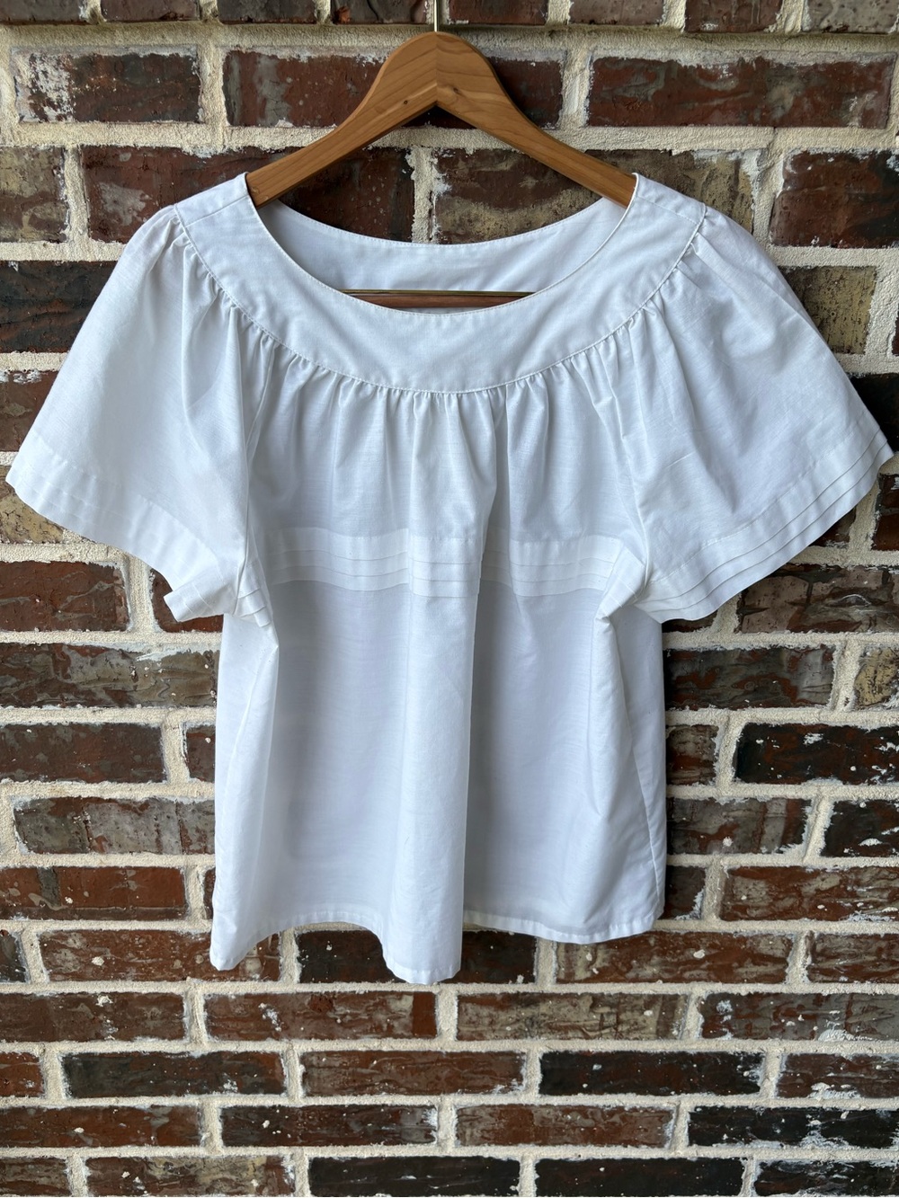 Vintage Judy Bond Made in USA White Cotton Pleated Top Size 12
